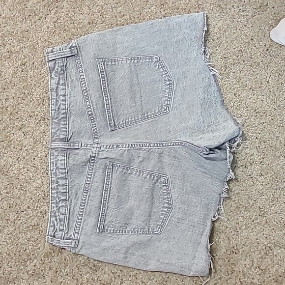 Universal Thread Women's Shorts Size 12/31R - Picture 2 of 2